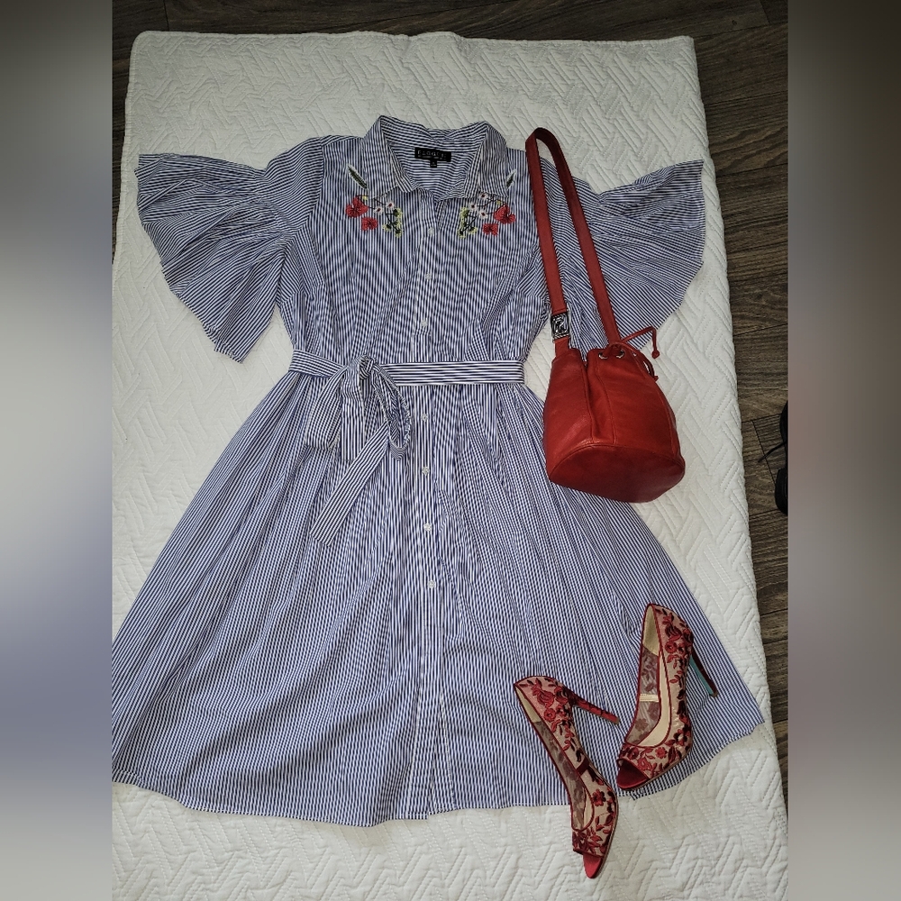 Eloquii Blue Striped Shirt with Floral Embroidery Size22 Used Excelent Condition